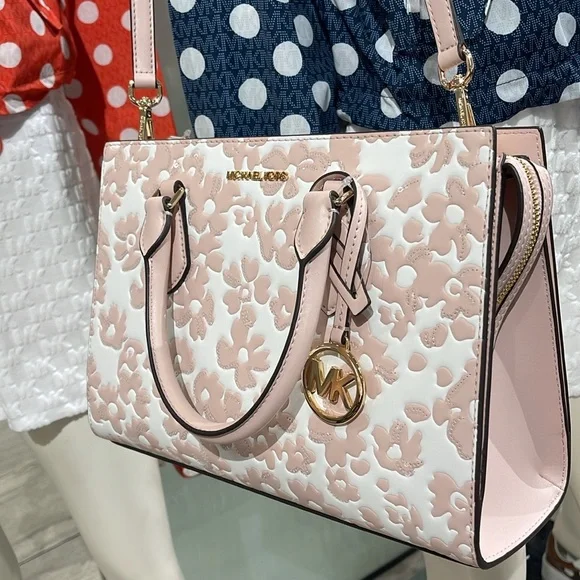 Michael Kors Sheila Medium Sequined Floral CZ Satchel
Powder Blush
NWT - Picture 14 of 16